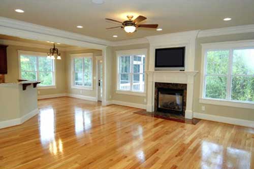 Xài thứ nguyên liệu giá 1.000 đồng, sàn gỗ dùng 10 năm vẫn sạch bong, sáng bóng như mới