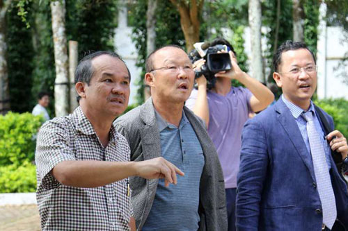 Thầy Park: 'Tôi không ưu ái cầu thủ HAGL vì bầu Đức'