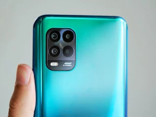 Smartphone 5G, cấu hình ‘khủng’, pin 4.160 mAh, giá gần 9 triệu