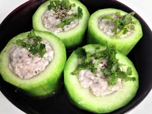 Cách nấu món canh bí đao nhồi thịt thanh mát giải nhiệt ngày hè