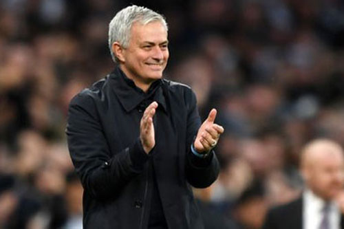 Cột mốc 200 trận thắng chờ Mourinho