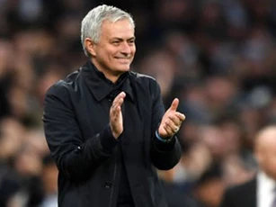 Cột mốc 200 trận thắng chờ Mourinho