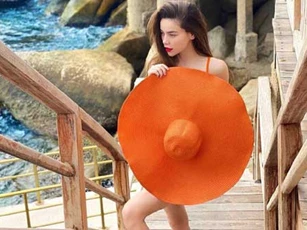 Hà Hồ diện bikini hai mảnh ở tháng thứ 5 thai kỳ, khoe body nuột nà đến khó tin