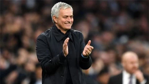 Cột mốc 200 trận thắng chờ Mourinho