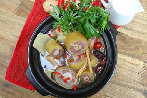 Đuôi bò hầm đậm đà, ngọt lịm tới giọt nước cuối cùng ai cũng mê mẩn