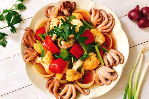 Món râu mực xào ớt chuông thơm ngon, giòn sần sật