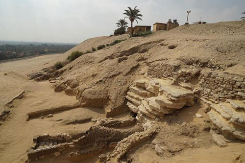 Phát hiện hầm mộ được xây bằng gạch bùn từ thời La Mã ở Ai Cập