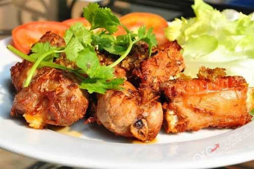 Mẹ làm món sườn non chiên sả ớt vàng ruộm cả nhà mê tít