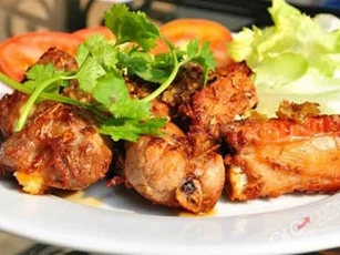 Mẹ làm món sườn non chiên sả ớt vàng ruộm cả nhà mê tít