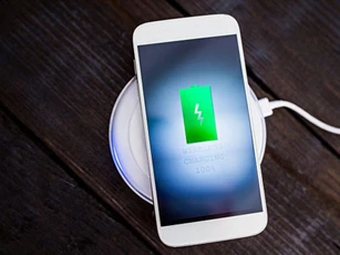 CLIP: Cách kiểm tra khi iPhone không thể sạc pin