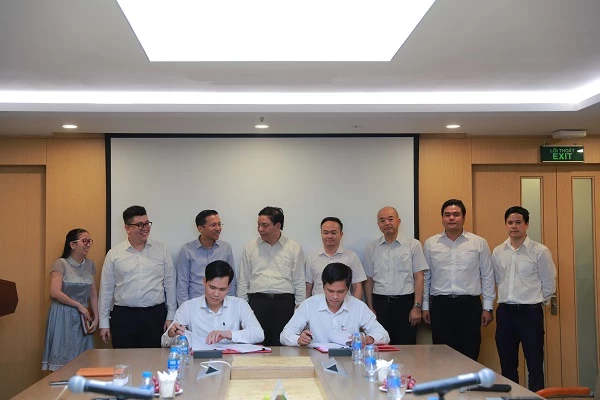 Công ty CP FECON và Công ty CP Tập đoàn Thái Bình Dương – chủ đầu tư dự án Nhà máy điện gió Thái Hòa, tỉnh Bình Thuận đã ký kết Hợp đồng gói thầu II.B01 về việc thi công hạ tầng và các công trình xây dựng của dự án với trị giá gần 260 tỷ đồng. 