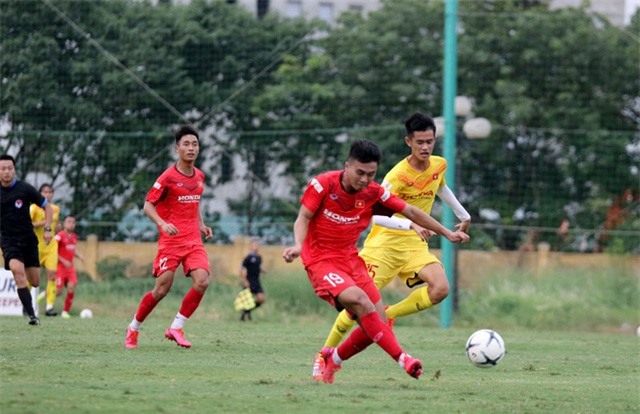 HLV Park Hang-seo: Cầu thủ cần phải thể hiện tốt khả năng chơi bóng ở vị trí của mình - Ảnh 9. HLV Park Hang-seo: Cầu thủ cần phải thể hiện tốt khả năng chơi bóng ở vị trí của mình - Ảnh 9.