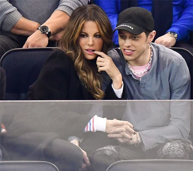 Kate Beckinsale hẹn hò danh hài Pete Davidson đầu năm 2019.