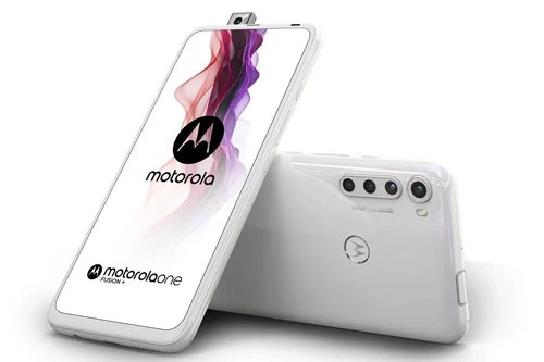 Motorola One Fusion Plus dùng chip Qualcomm Snapdragon 730 (8nm) lõi 8 với tốc độ tối đa 2,2 GHz, GPU Adreno 618. RAM 6 GB/ROM 128 GB, có khay cắm thẻ microSD với dung lượng tối đa 1 TB (dùng chung với khay SIM 2). Hệ điều hành Android 10.