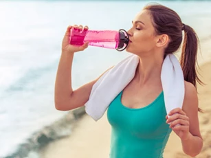 Dù có khát đến mấy cũng không được uống nước ở những thời điểm này kẻo ung thư 'ghé thăm'