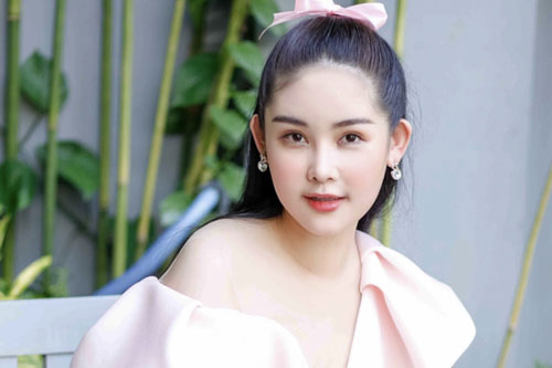 Hoa hậu Ngân Anh muốn gắn bó nghề giảng viên đại học