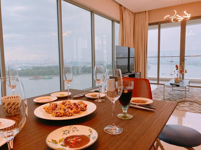 Căn hộ mới tậu của ca sĩ Lê Hiếu sang chảnh như khách sạn năm sao