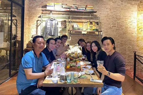 Ở ẩn đã lâu, Mai Tài Phến bất ngờ xuất hiện bên Mỹ Tâm với diện mạo bơ phờ