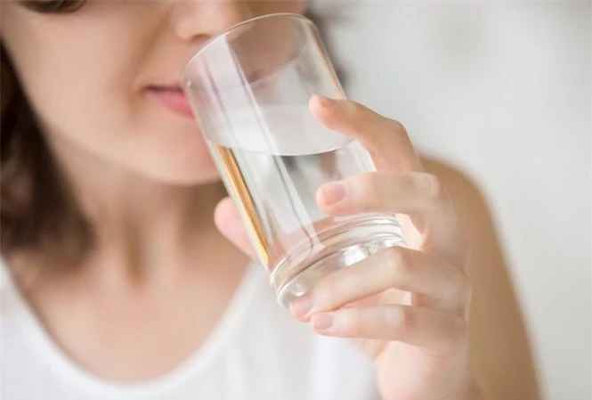 Chỉ với cốc nước lọc, uống đúng cách sẽ chữa đủ bệnh 'tốt hơn thần dược' - ảnh 2