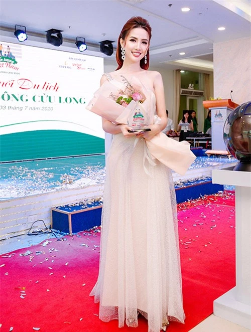 [Caption]  Dù bận rộn với lịch trình làm việc cá nhân, nhưng Hoa hậu Phan Thị Mơ vẫn dành thời gian cho các hoạt động cộng đồng xã hội, đặc biệt là các vấn đề liên quan phát triển du lịch.Photo: Tiến Phạm