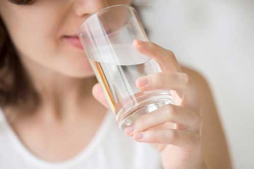 Chỉ với cốc nước lọc, uống đúng cách sẽ chữa đủ bệnh 'tốt hơn thần dược'