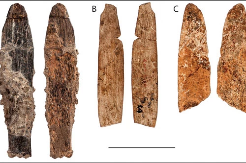 Các nhà khảo cổ vừa tìm thấy một con dao được làm từ xương động vật có niên đại tới 90.000 năm tại Morroco. Ảnh: archaeology.org