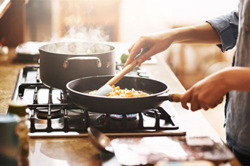 Những kiểu nấu ăn dễ gây ra ung thư, nhiều người vẫn vô tư phạm phải