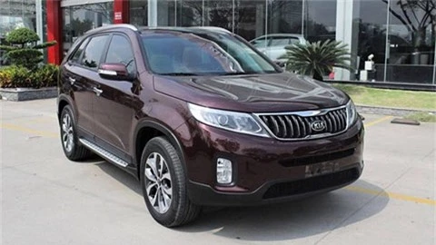 Kia Sorento giảm giá hàng trăm triệu tại VN, đấu Hyundai Santa Fe, Toyota Fortuner, Mazda CX-8