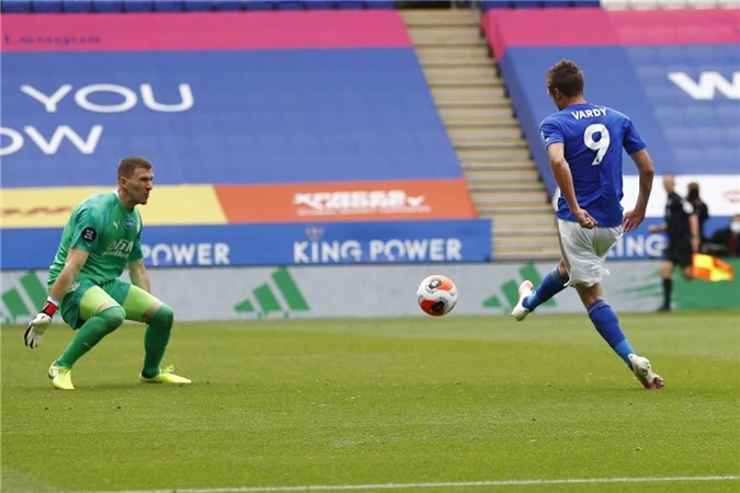 Vardy khó giúp Leicester trụ lại Top 4