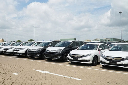 Nhập khẩu ôtô nguyên chiếc 6 tháng đầu năm giảm 32.000 chiếc