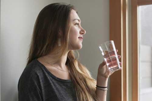 5 loại nước không nên uống sau khi ngủ dậy, tránh "đầu độc" cơ thể