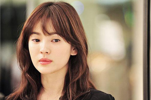 Thấy chồng xách về bọc nhãn đầu mùa ngọt lịm, tôi vô tư hỏi vài câu lại khiến anh bối rối và chân tướng bị khui ra ngay sau đó