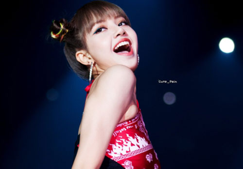 Cơ bụng săn chắc của hội em út Kpop