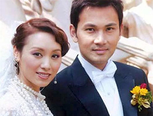 Lâm Văn Long và Quách Khả Doanh khi cưới.