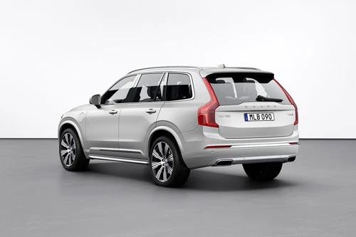 3. Volvo XC90 T8.