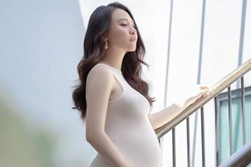 Hé lộ giới tính và tên ở nhà của con đầu lòng Đàm Thu Trang và Cường Đô La