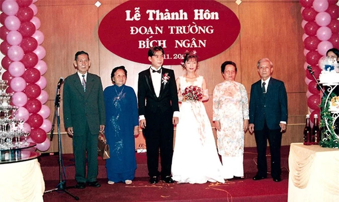 Đoan Trường lần đầu tiết lộ ảnh đám cưới anh năm 2000.