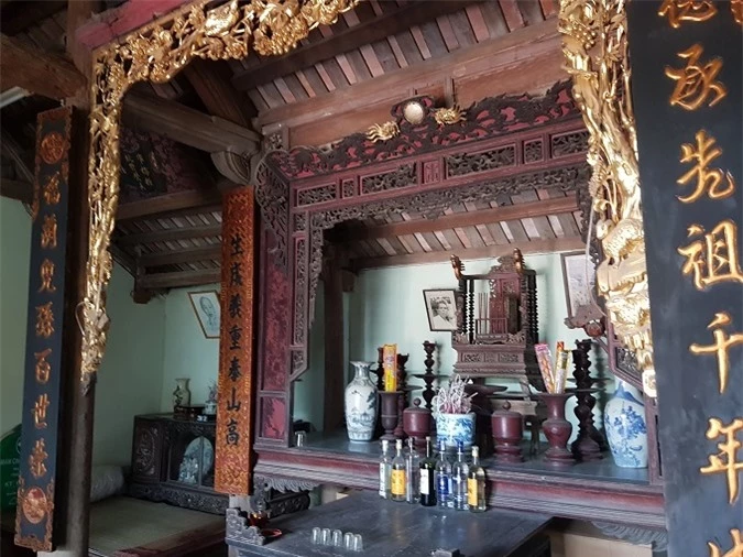 Ngôi nhà hơn 100 tuổi chứa bảo vật dát vàng ở Hà Nội