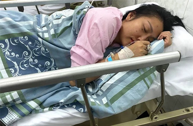 Phi Thanh Vân đang nằm viện vì bị viêm dạ dày cấp.
