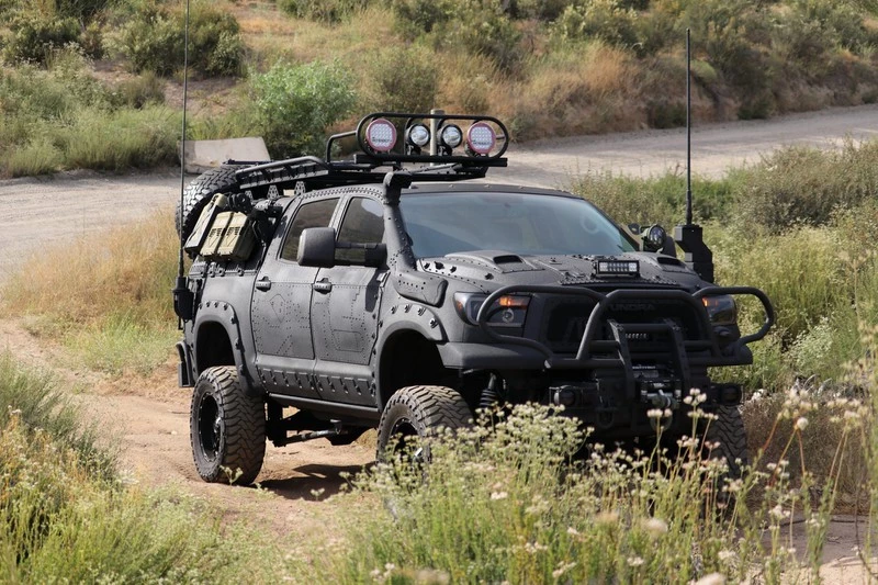 Những hình ảnh dưới đây là của chiếc Toyota Tundra CrewMax 2013 được trang bị gói TRD Off-Road và mới chỉ di chuyển 48.000 dặm (77.248 km)