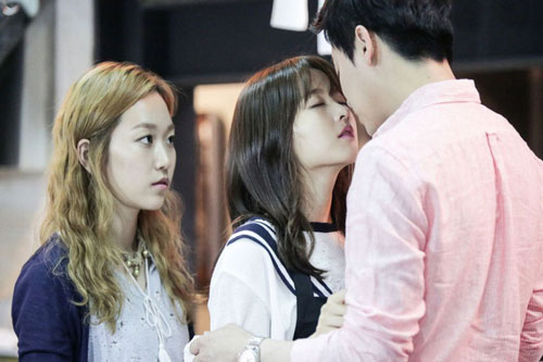 Những chuyện tình tay ba trong phim Hàn Quốc khiến khán giả "dậy sóng"