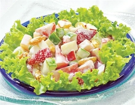 Các món salad luôn hấp dẫn chị em phụ nữ bởi hương vị tươi ngon và công dụng làm đẹp của nó.