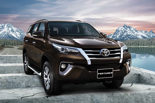 Toyota Fortuner.