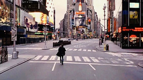 Để thực hiện cảnh quay mà không dùng đến công nghệ đồ họa vi tính, đạo diễn Cameron Crowe đã thương lượng với Sở Cảnh sát New York để phong tỏa khu vực từ 5 giờ tới 8 giờ sáng một ngày chủ nhật trong tháng 11/2000. Phân cảnh kéo dài 30 giây tiêu tốn 1 triệu USD kinh phí thực hiện.