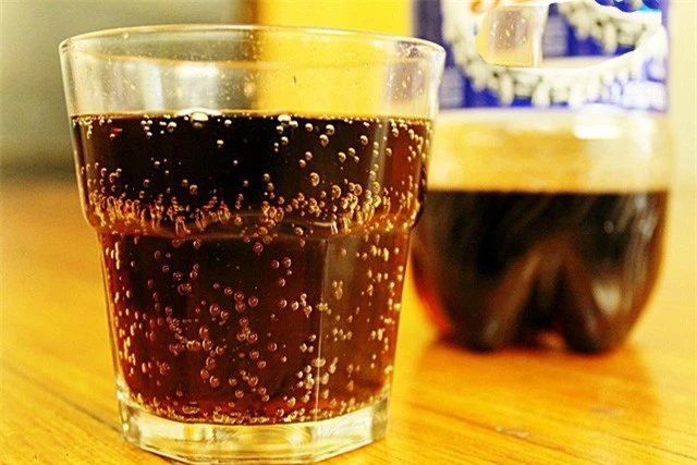 Đồ uống có ga gây dậy thì sớm