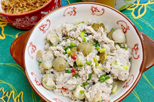 Đang mùa sấu, đừng chỉ mỗi nấu canh, biến tấu với thịt lợn ngay kẻo tiếc "hùi hụi"