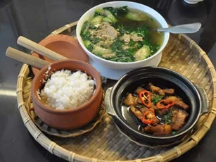 Thường xuyên ăn tối sau 7 giờ, đây là những vấn đề sức khỏe bạn dễ gặp phải