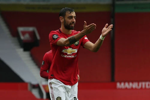 Tiền vệ trung tâm: Bruno Fernandes (Man Utd).