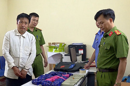 Sơn La: Kẻ mang 5 bánh heroin và 30.000 viên ma túy bị bắt khi chờ giao "hàng"