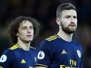 Thủ môn Arsenal: 'Có Luiz và Mustafi, tôi thấy an toàn hơn'